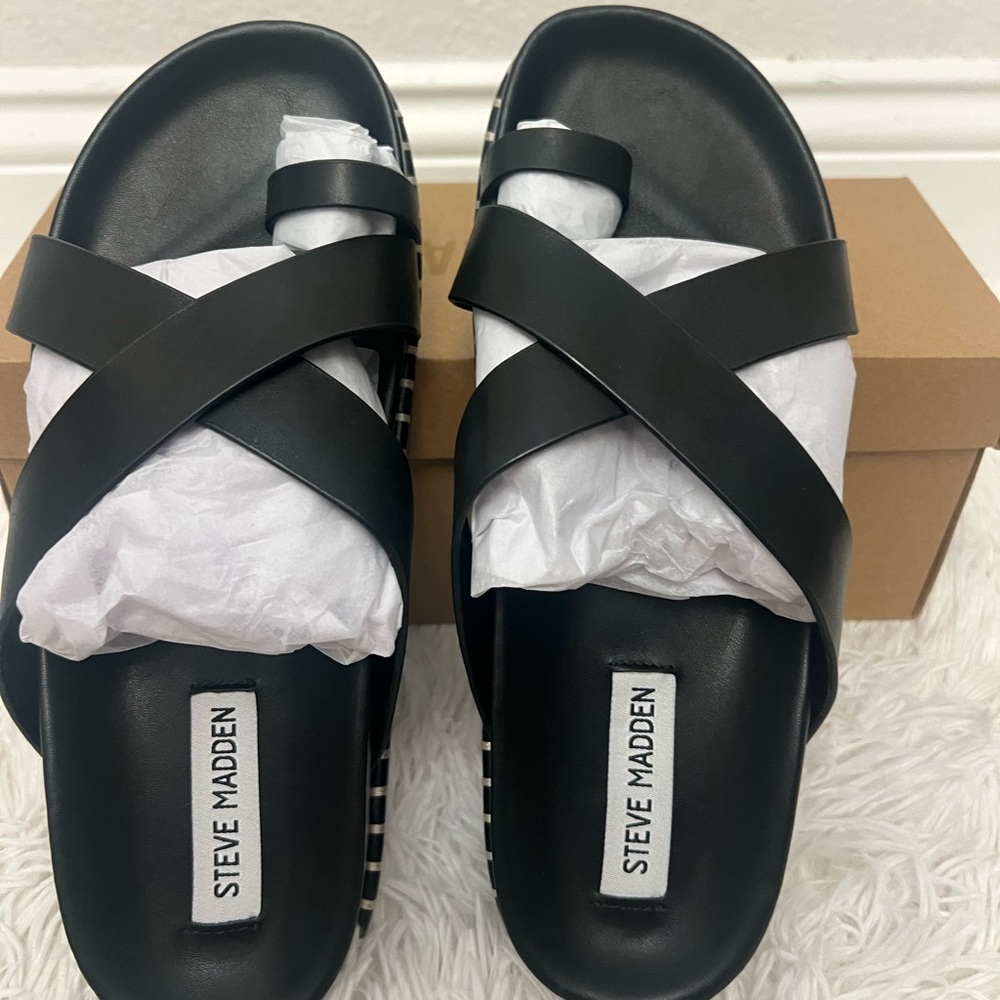 Steve Madden Black Viena Slide Sandal - Picture 7 of 12